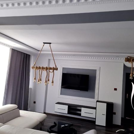 Luxury Apartment Satu Mare Buitenkant foto
