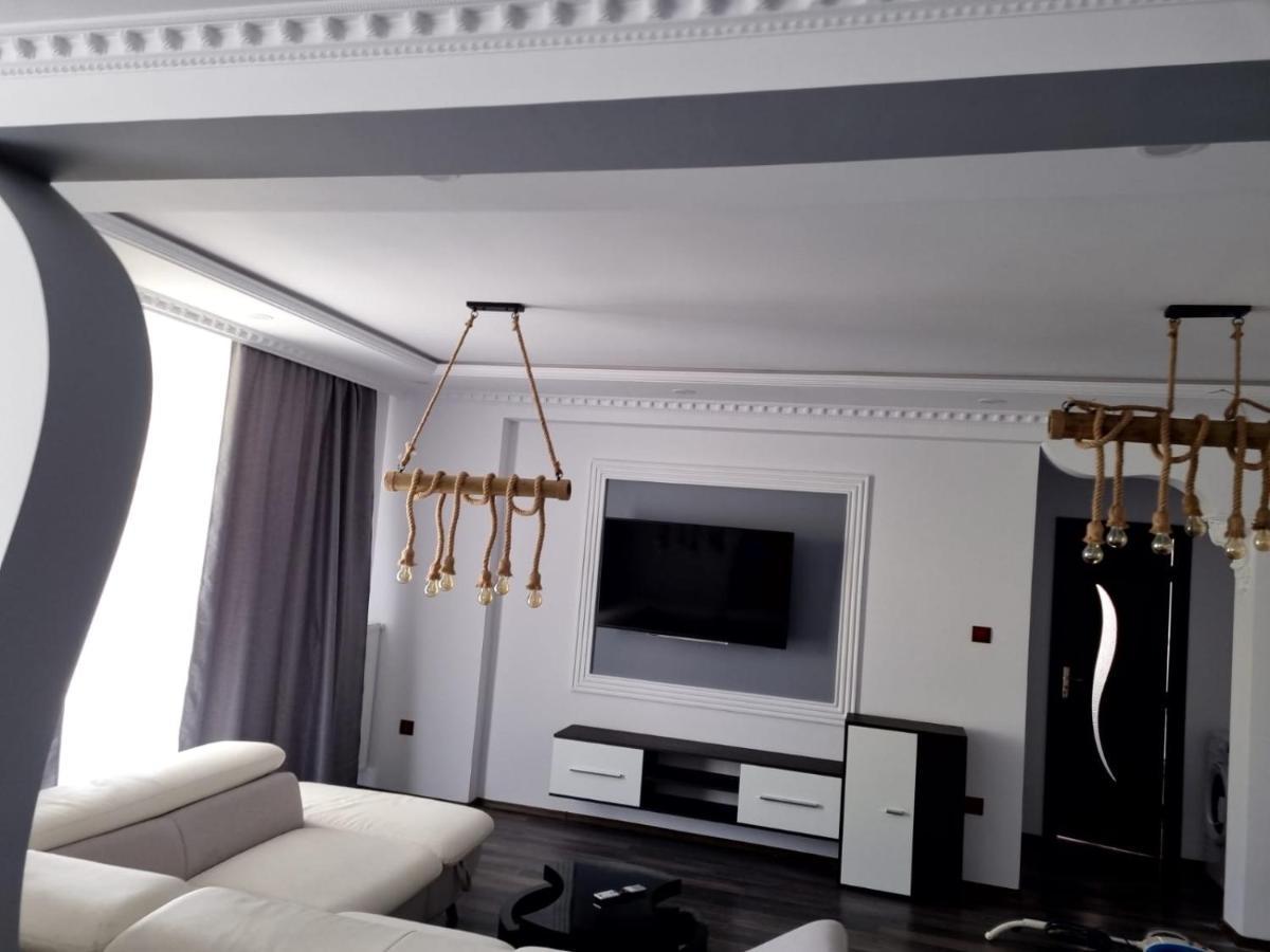 Luxury Apartment Satu Mare Buitenkant foto